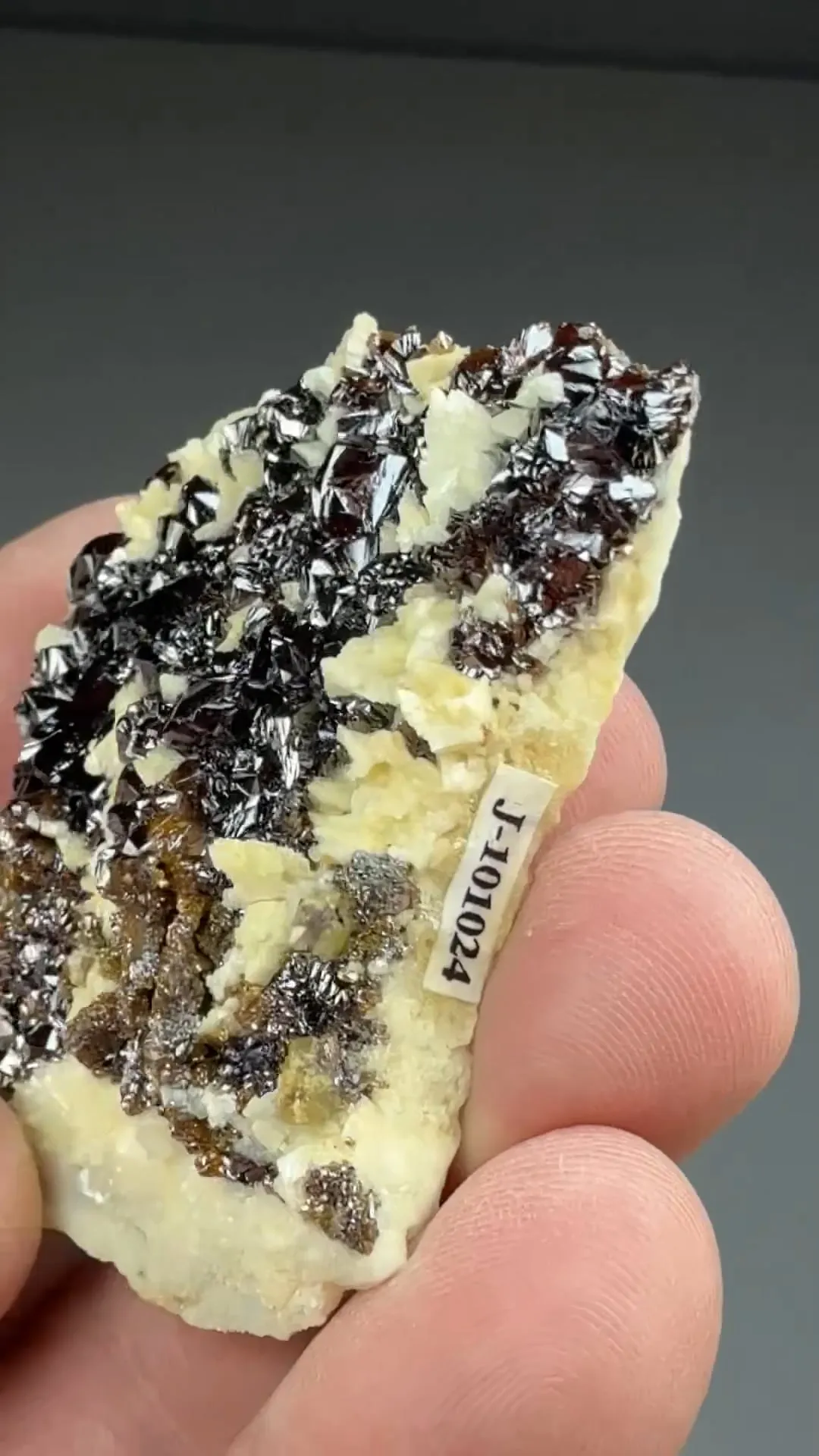 Sphalerite with Dolomite - image 2