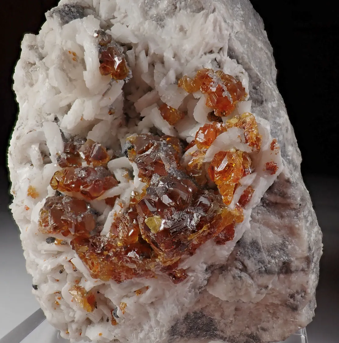 Sphalerite with Dolomite - image 4