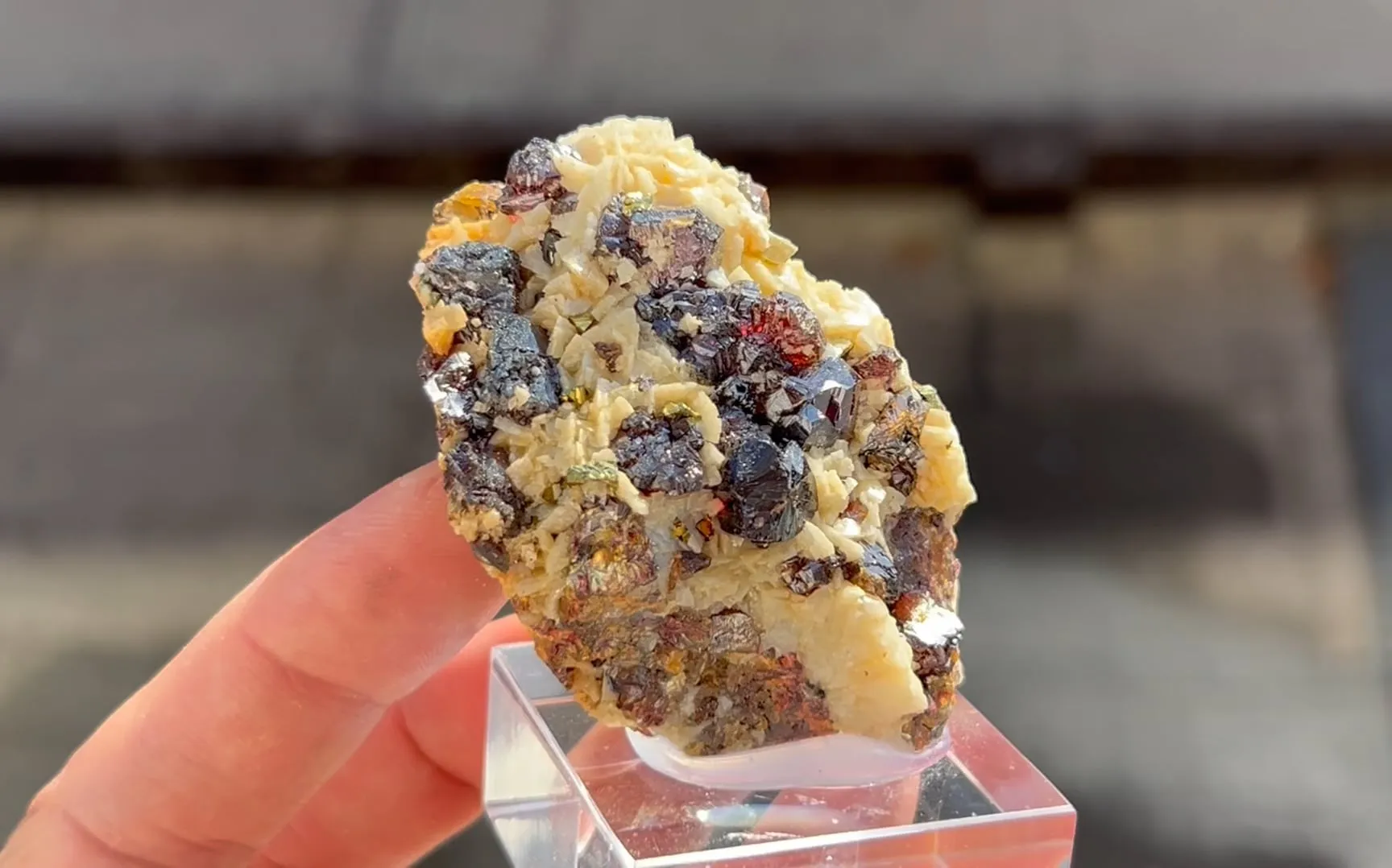 Sphalerite with Dolomite - image 5