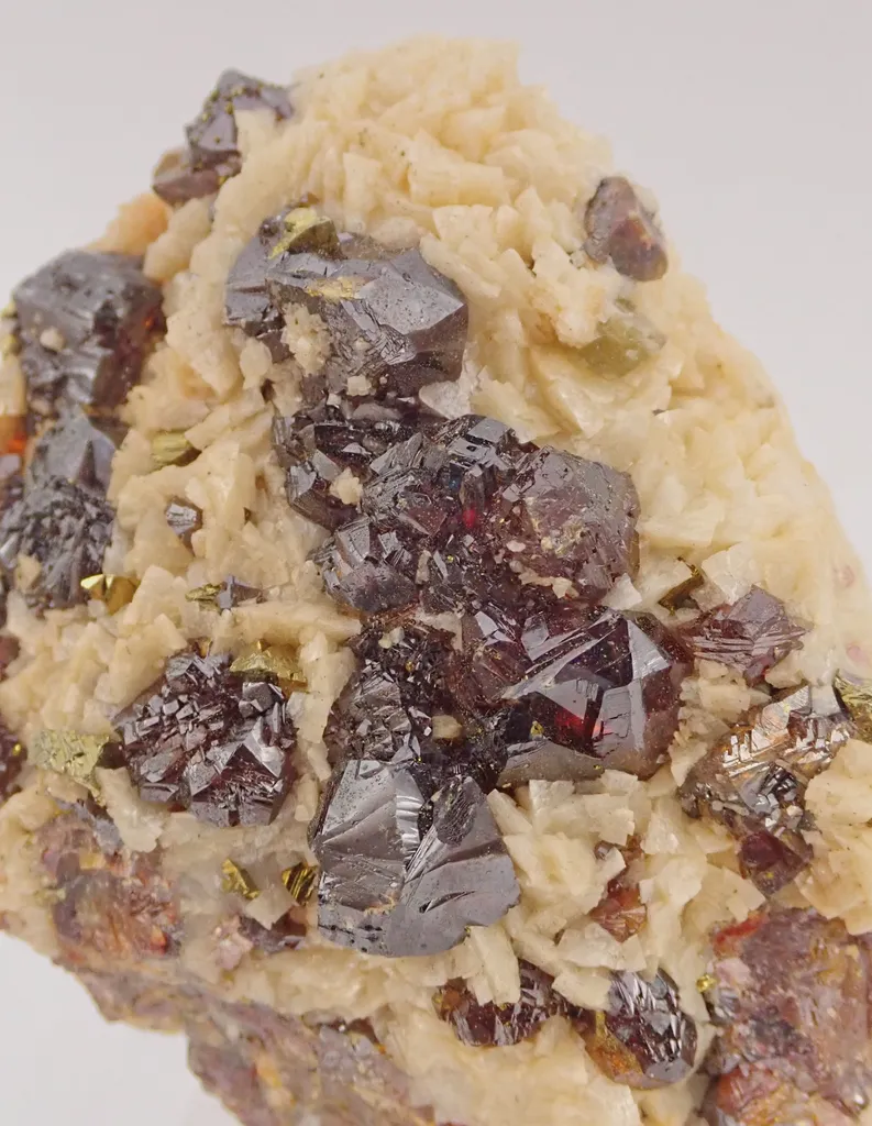 Sphalerite with Dolomite - image 4