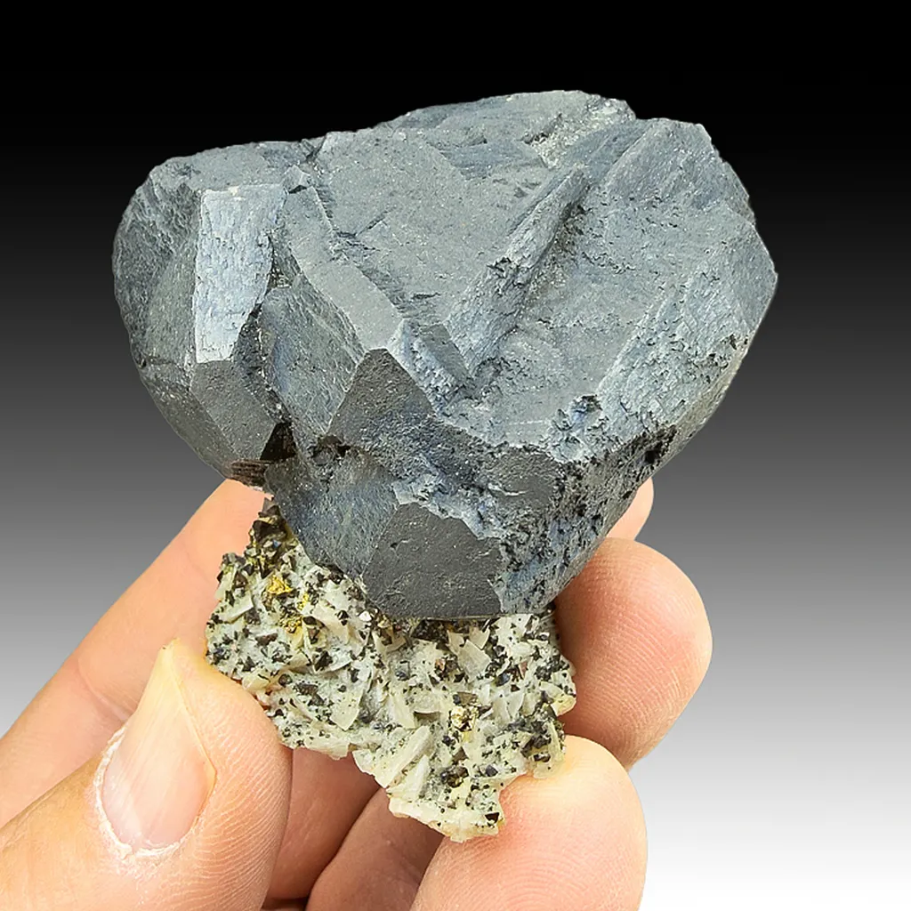 Sphalerite with Dolomite, Chalcopyrite image