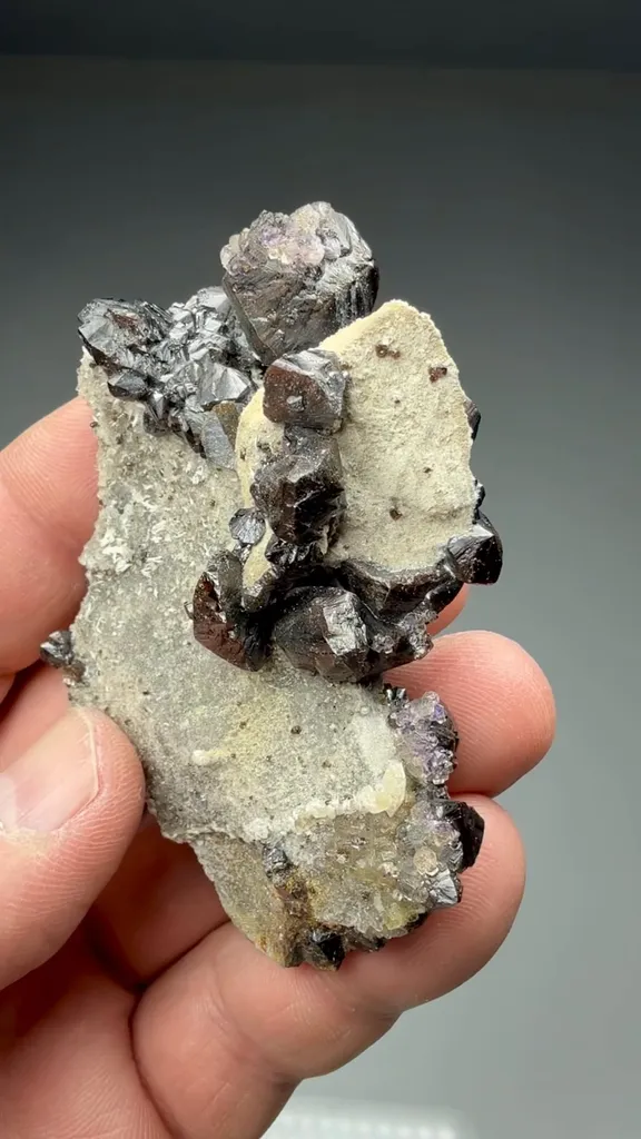 Sphalerite with Fluorite - image 2