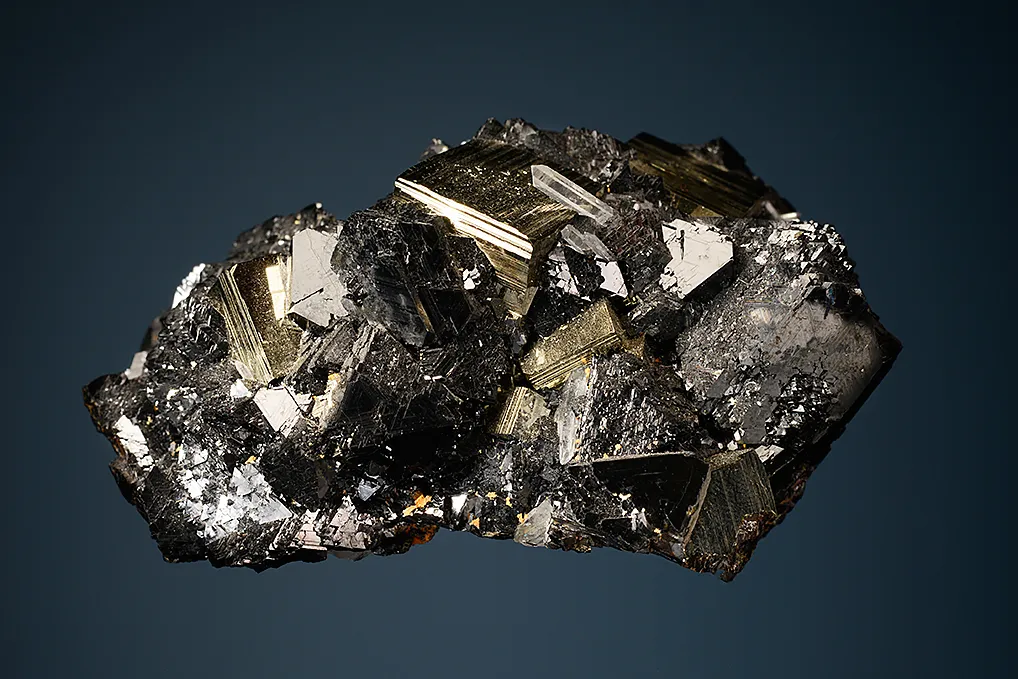 Sphalerite with Pyrite and Quartz - image 4