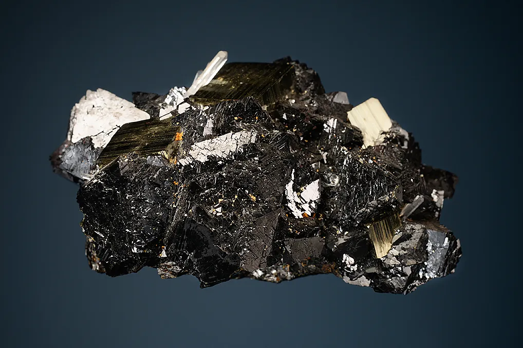 Sphalerite with Pyrite and Quartz - image 3