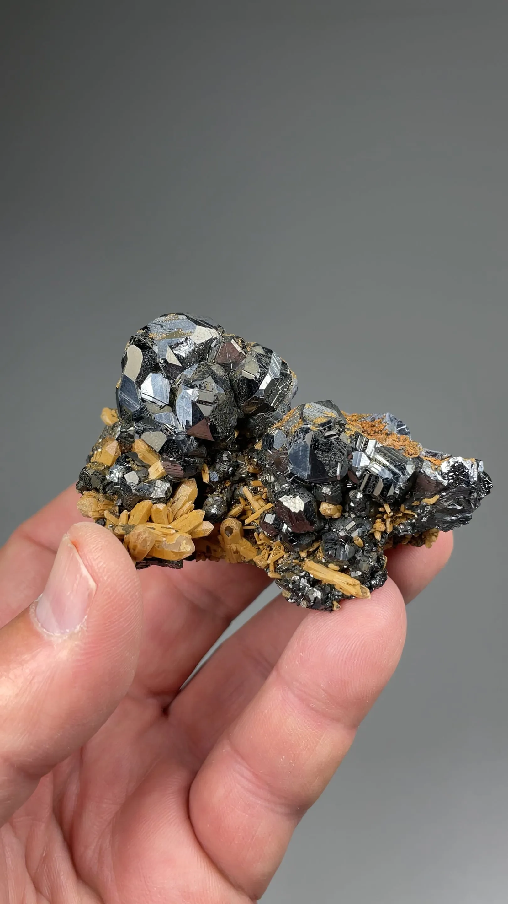 Sphalerite with Pyrrhotite, Quartz - image 2