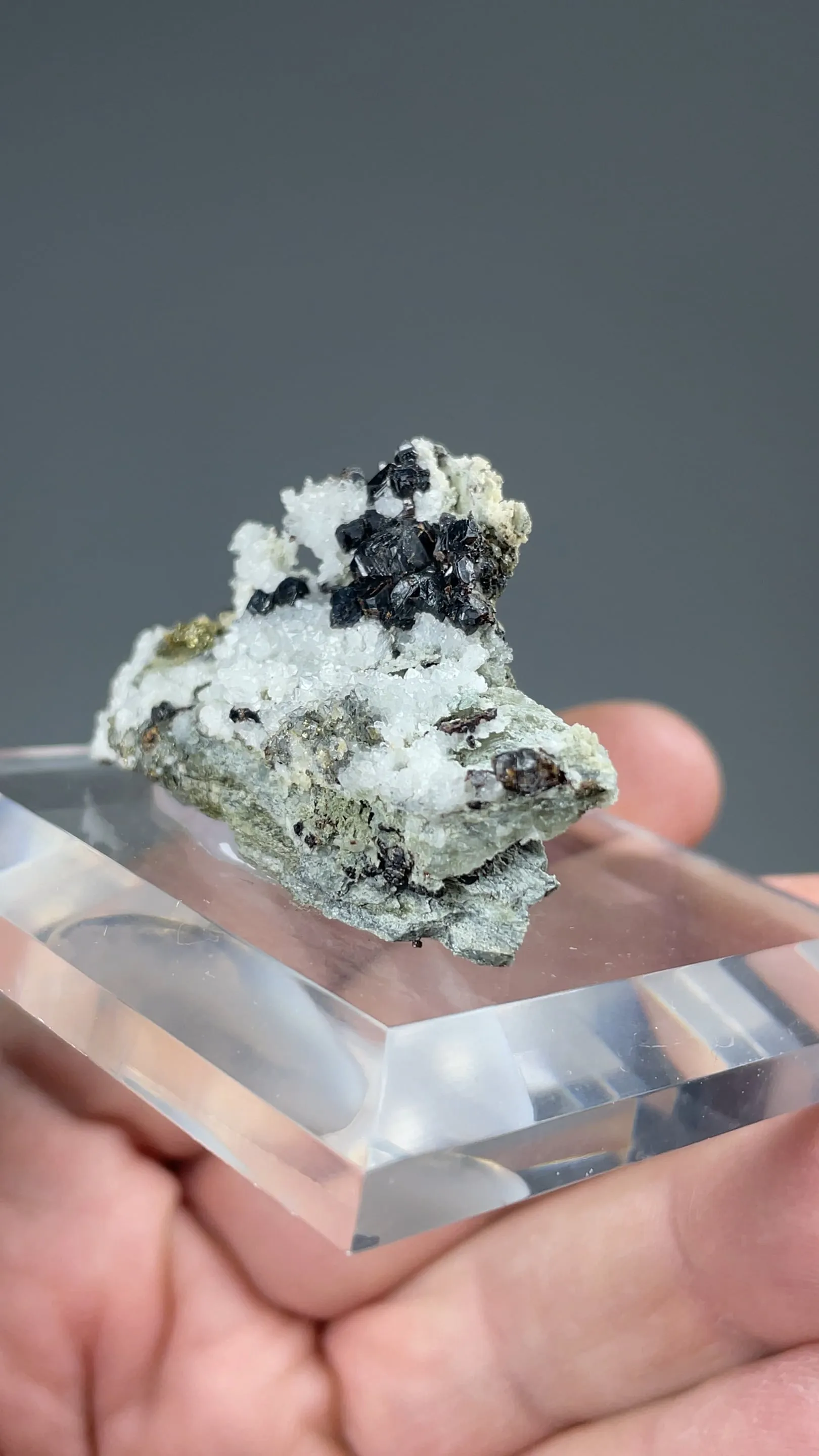 Sphalerite with Quartz - image 2