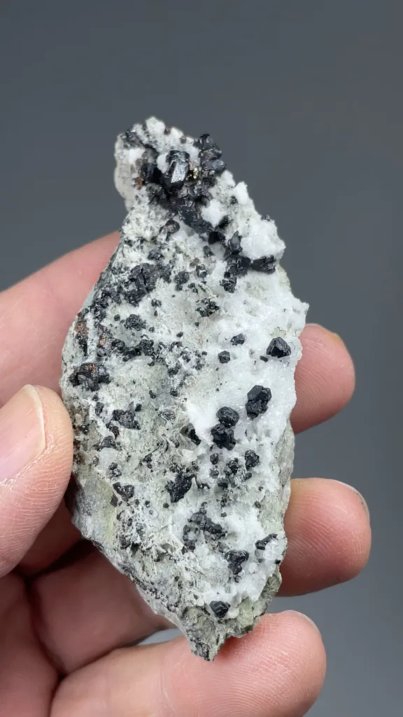 Sphalerite with Quartz - image 3