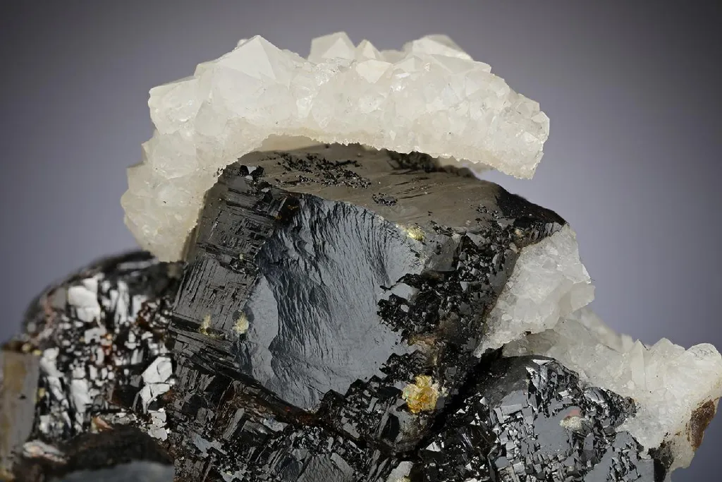 Sphalerite with Quartz image