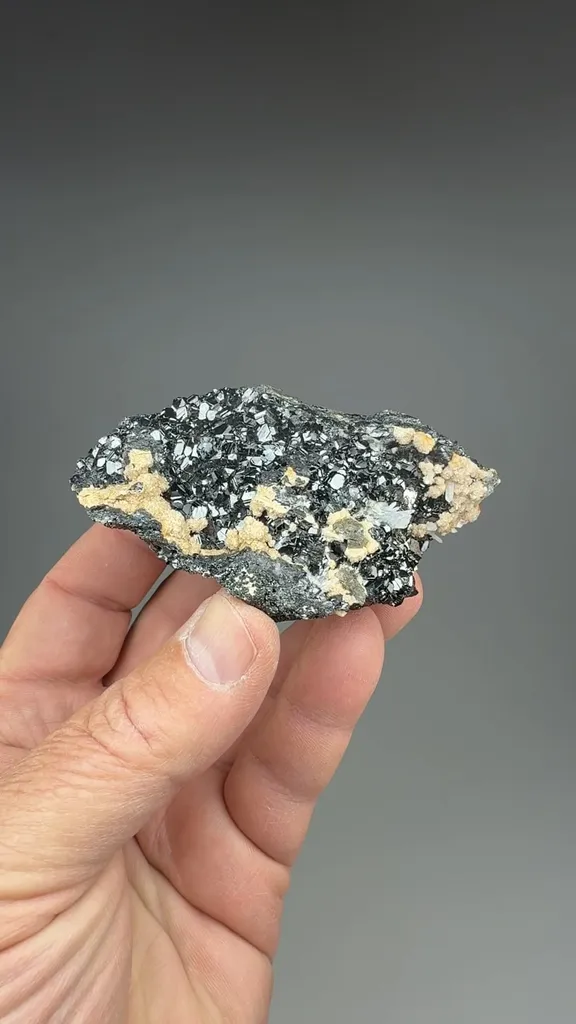 Sphalerite with Quartz, Calcite - image 2