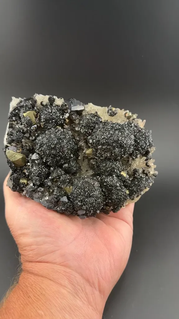 Sphalerite with Quartz, Chalcopyrite image