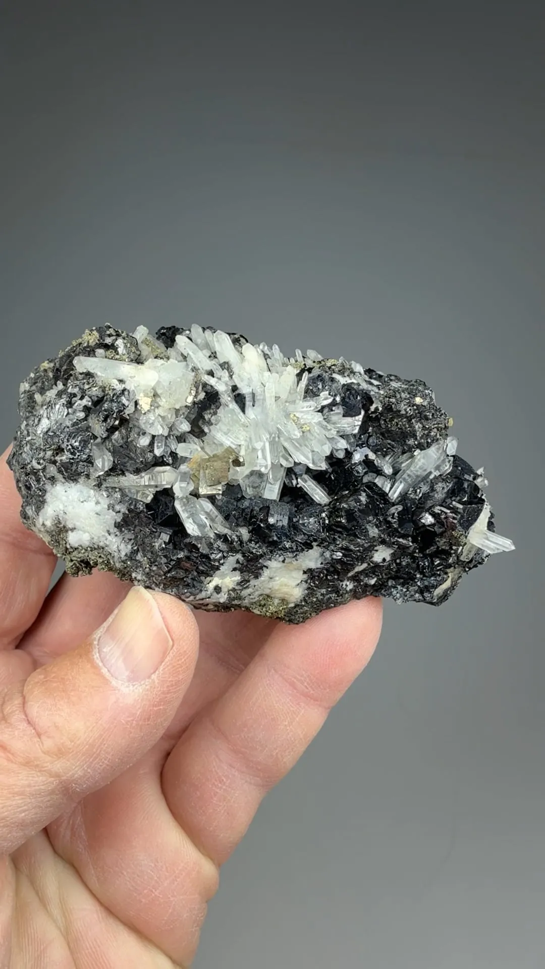 Sphalerite with Quartz, Pyrite - image 2