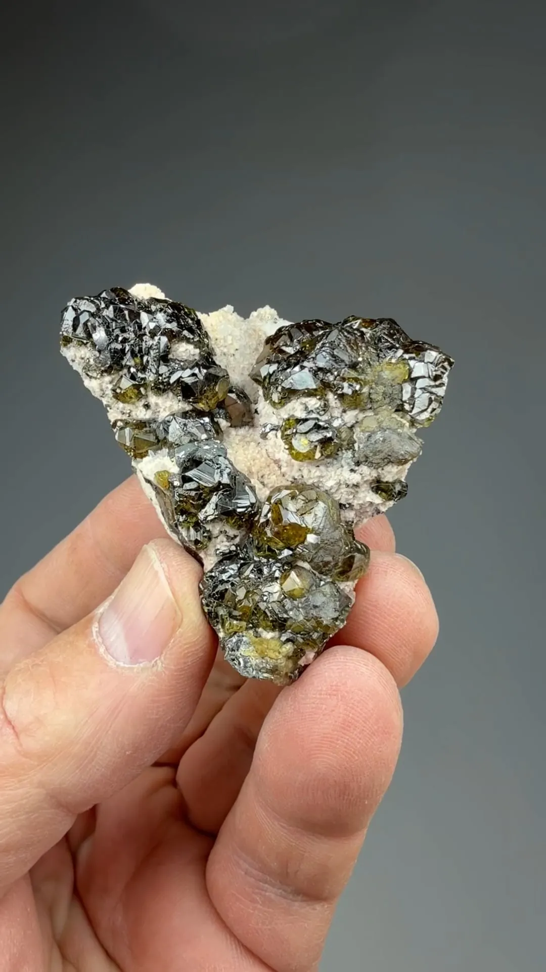 Sphalerite with Rhodochrosite - image 2