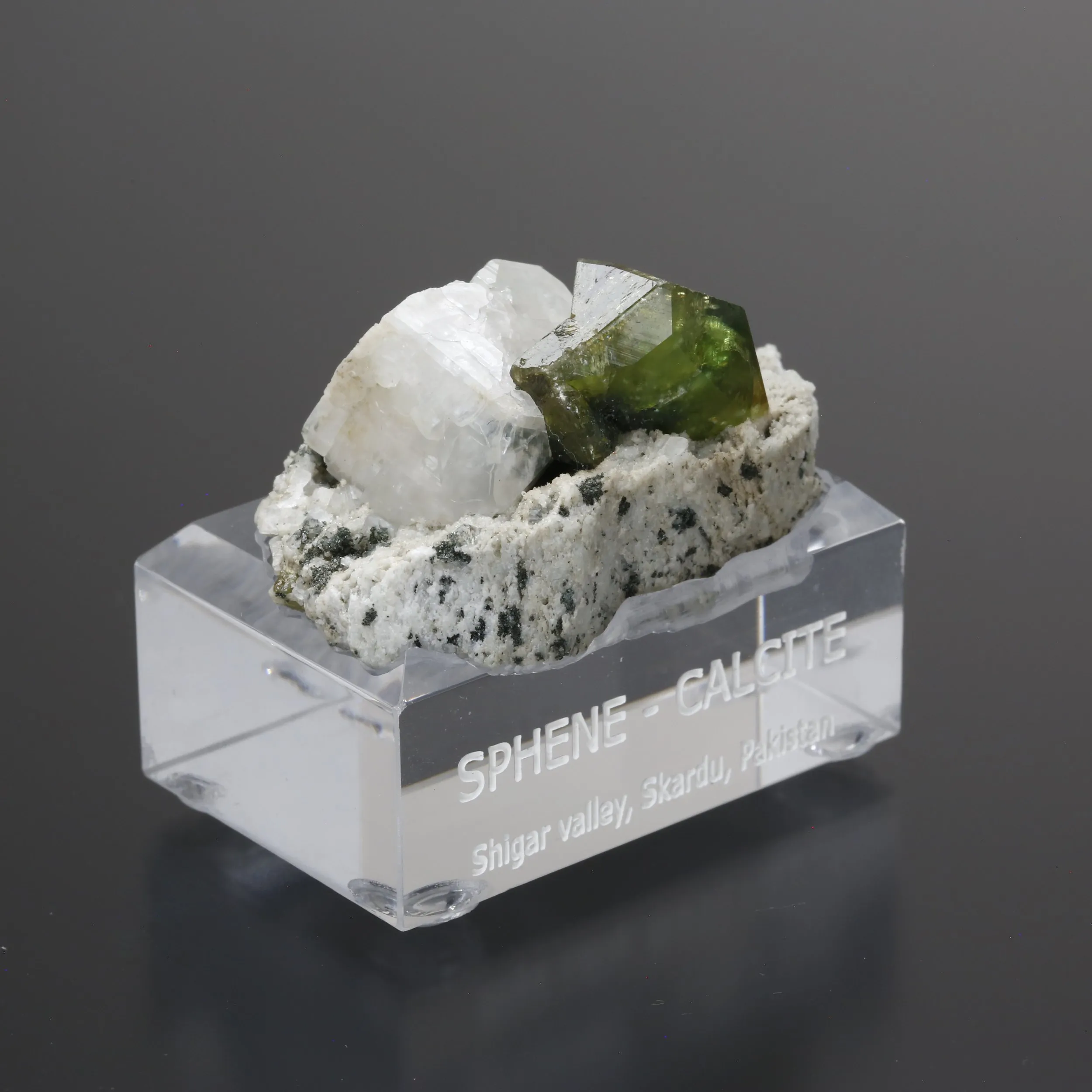 Sphene and Calcite - image 3