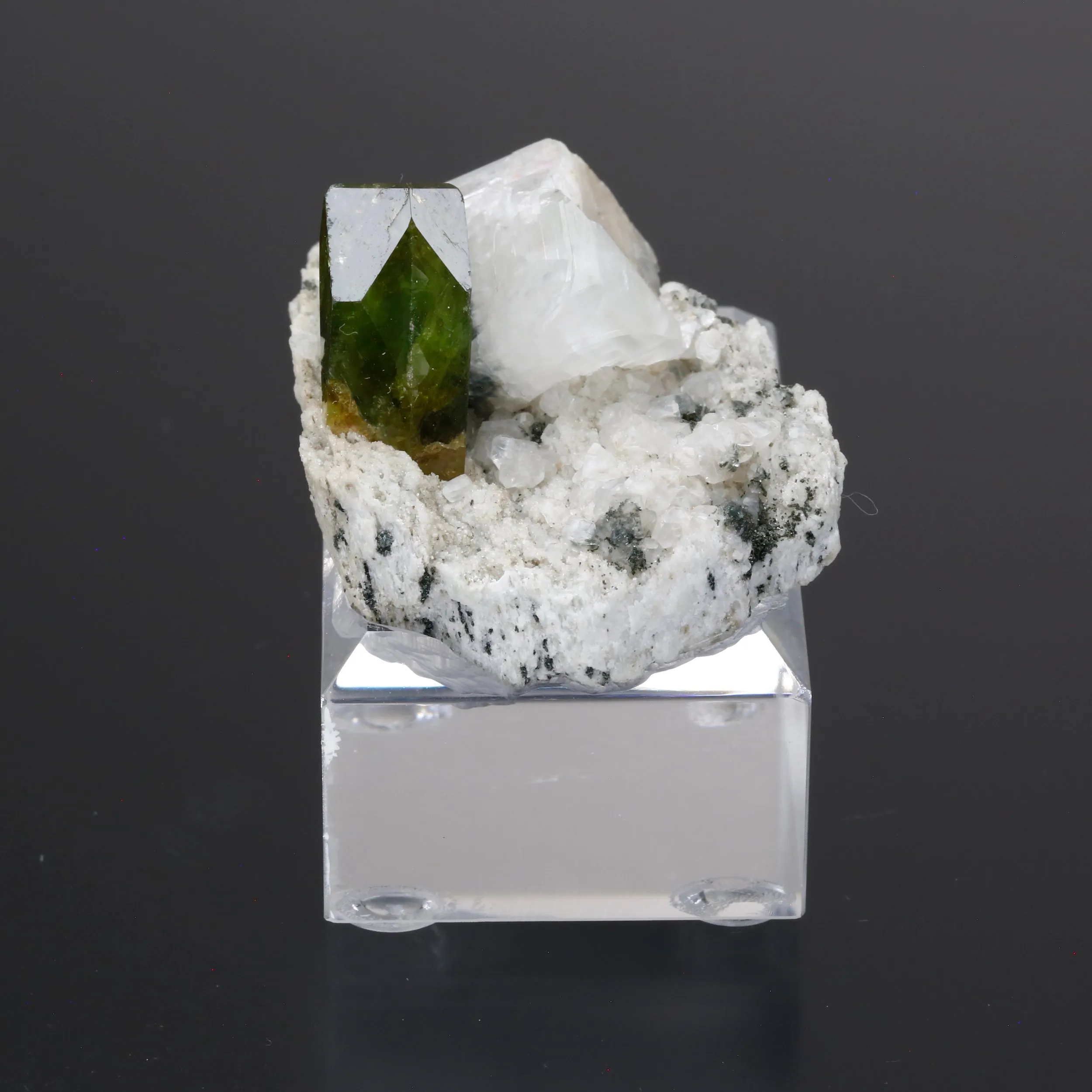 Sphene and Calcite - image 5