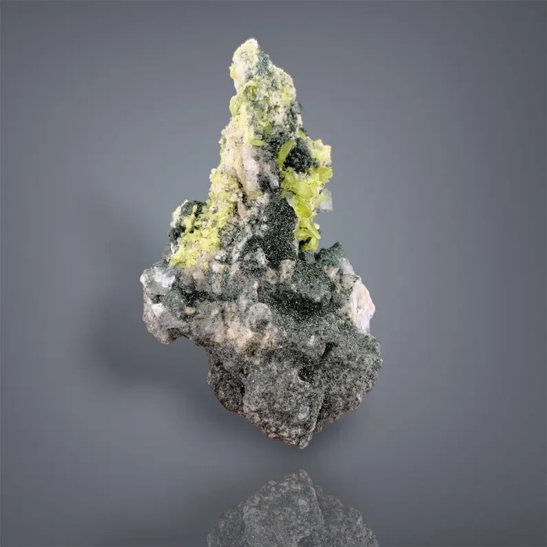 Sphene from Skardu District, Gilgit-Baltistan, Pakistan image