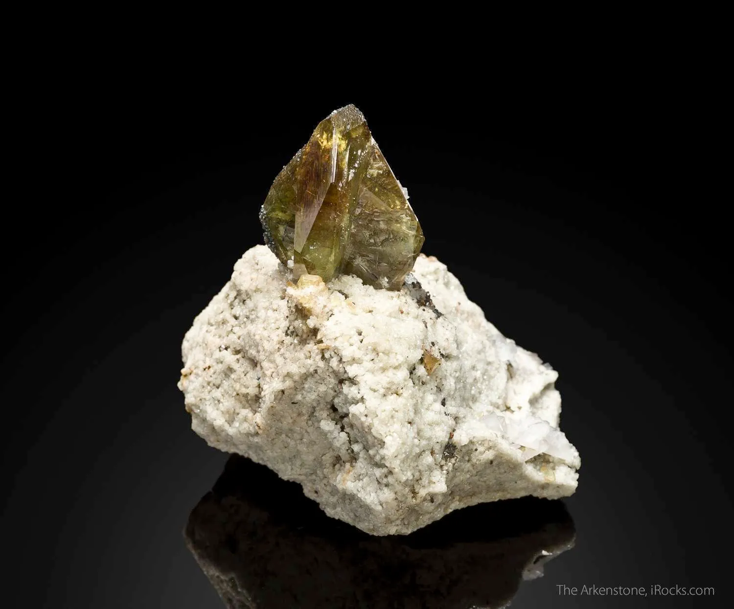 Sphene var. Titanite - twinned crystal (Cover Piece) - image 3