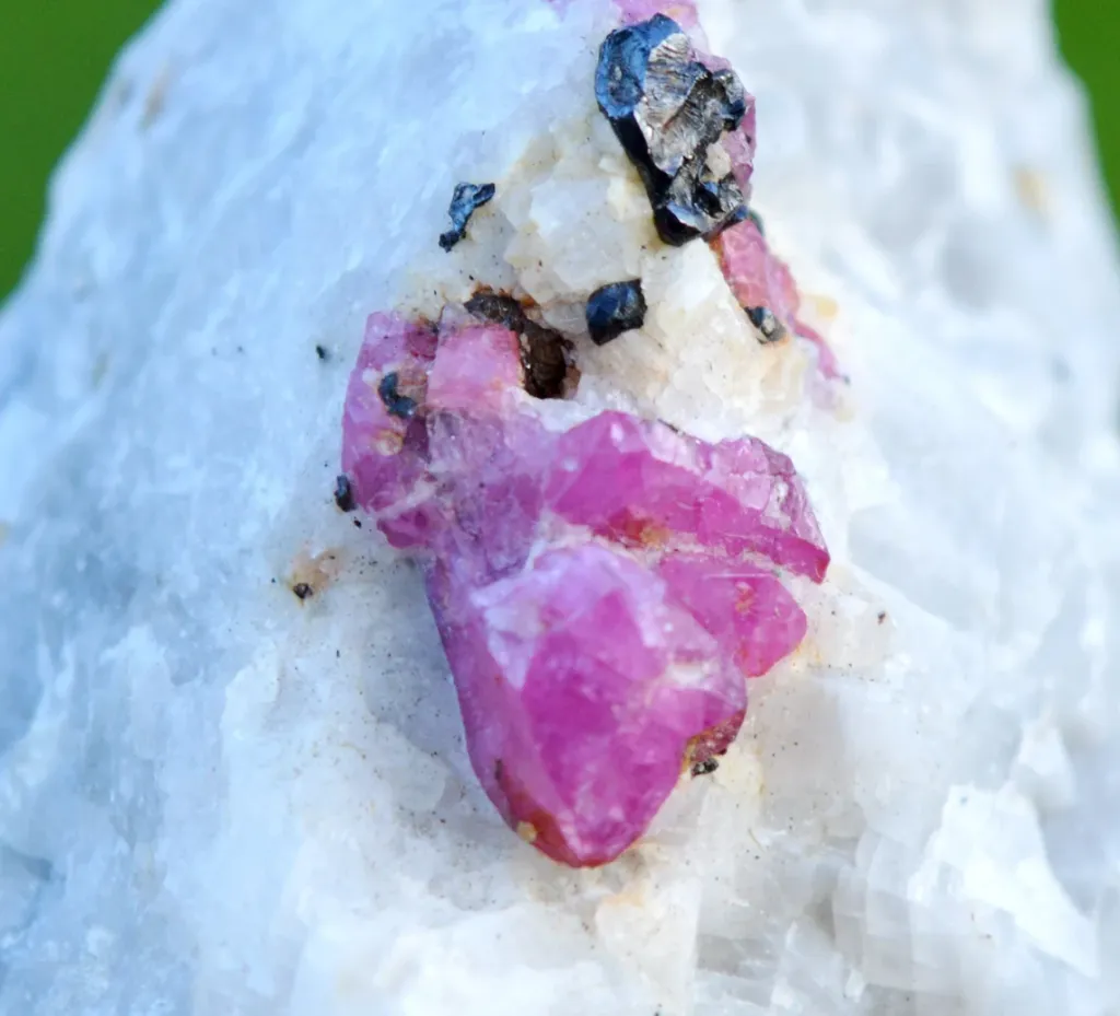 Spinel - 80 grams - Fluorescent - Luc Yen, Yenbai Province, Vietnam - image 4