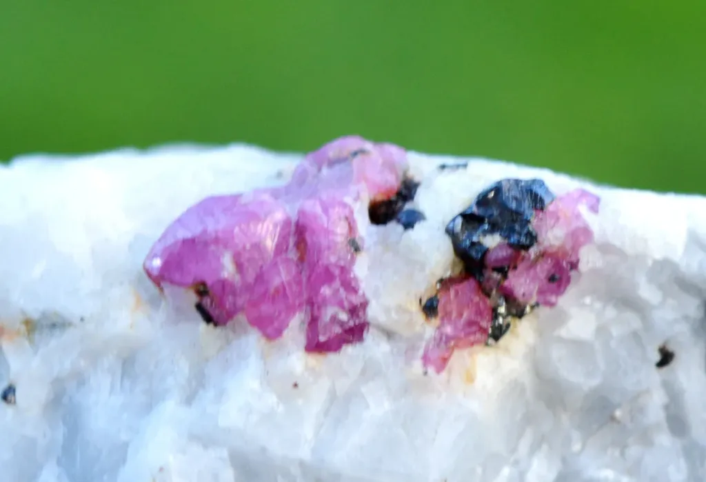Spinel - 80 grams - Fluorescent - Luc Yen, Yenbai Province, Vietnam - image 3