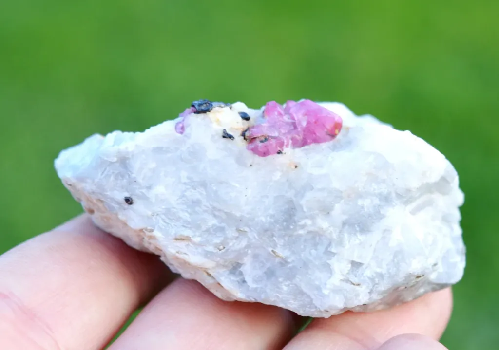 Spinel - 80 grams - Fluorescent - Luc Yen, Yenbai Province, Vietnam - image 5