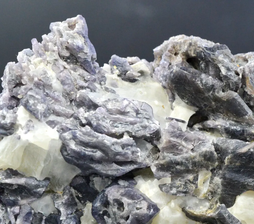 Spinel & Calcite 275 grams - Antanimora Sud, Ambovombe-Androy, Androy, Madagascar - image 2
