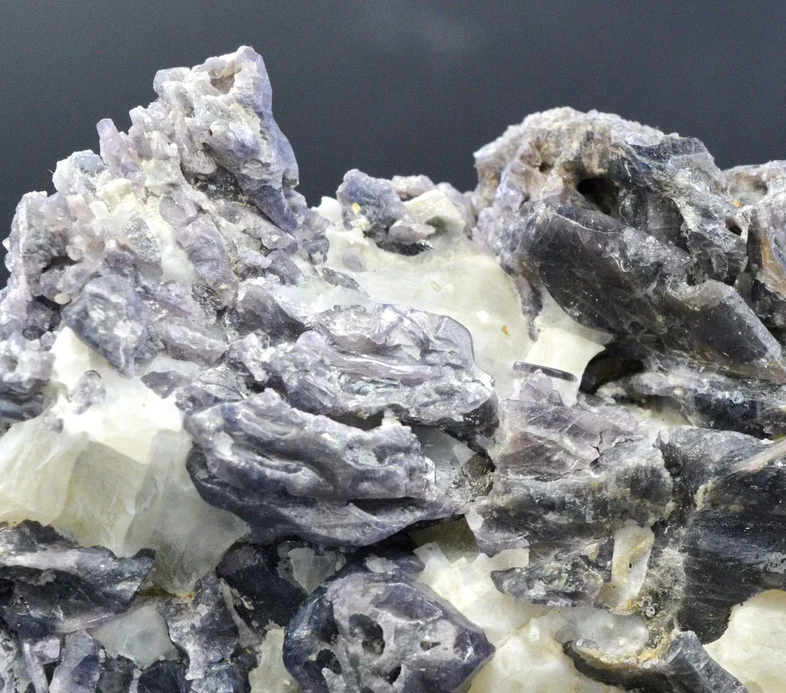 Spinel & Calcite 275 grams - Antanimora Sud, Ambovombe-Androy, Androy, Madagascar - image 2