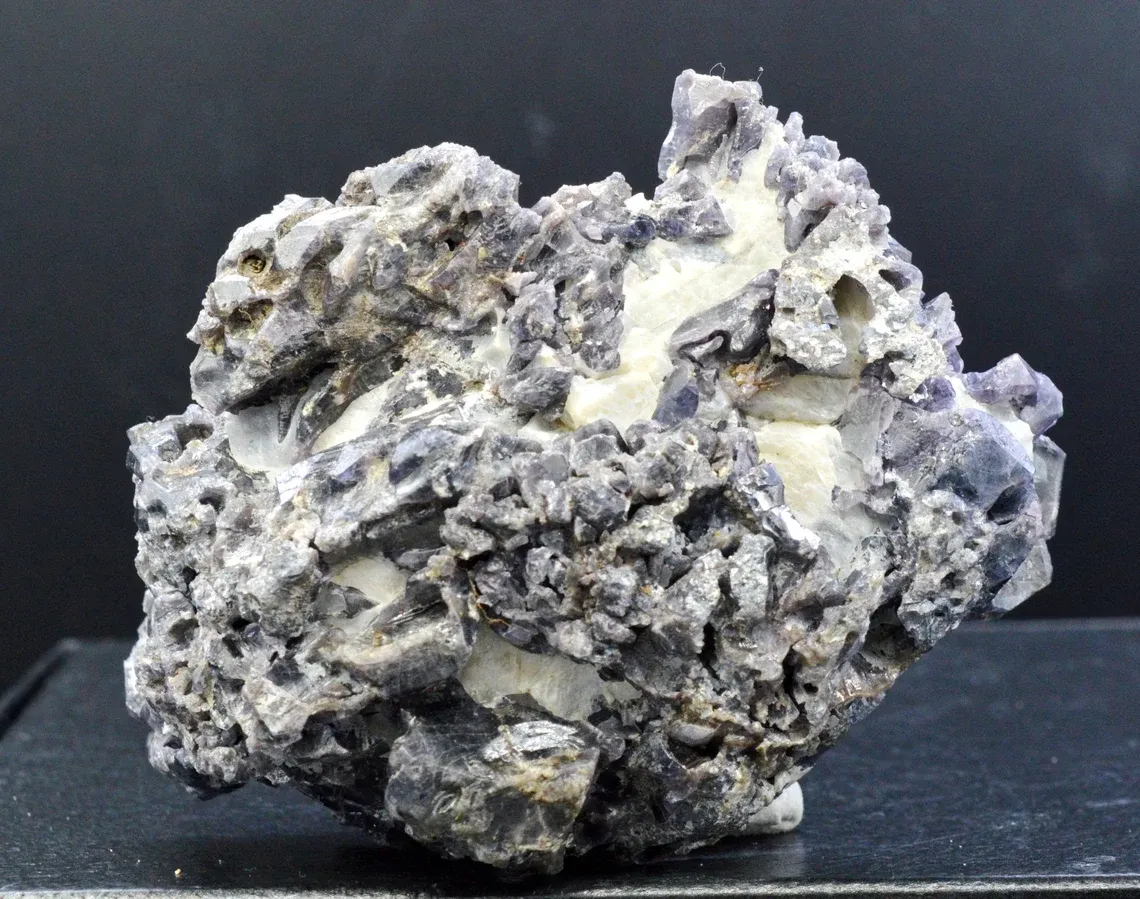 Spinel & Calcite 275 grams - Antanimora Sud, Ambovombe-Androy, Androy, Madagascar - image 4