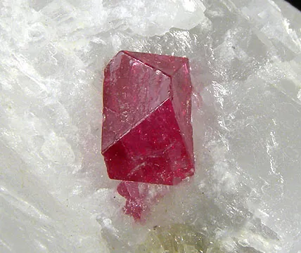 Spinel, Calcite - image 2