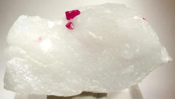 Spinel, Calcite image