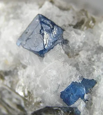 Spinel - image 2