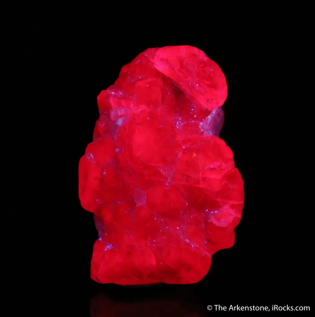 Spinel enclosing Calcite image