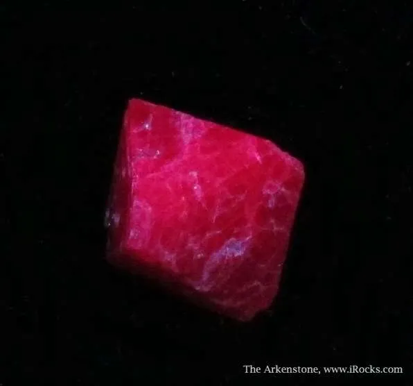 Spinel (Fluorescent) - image 7