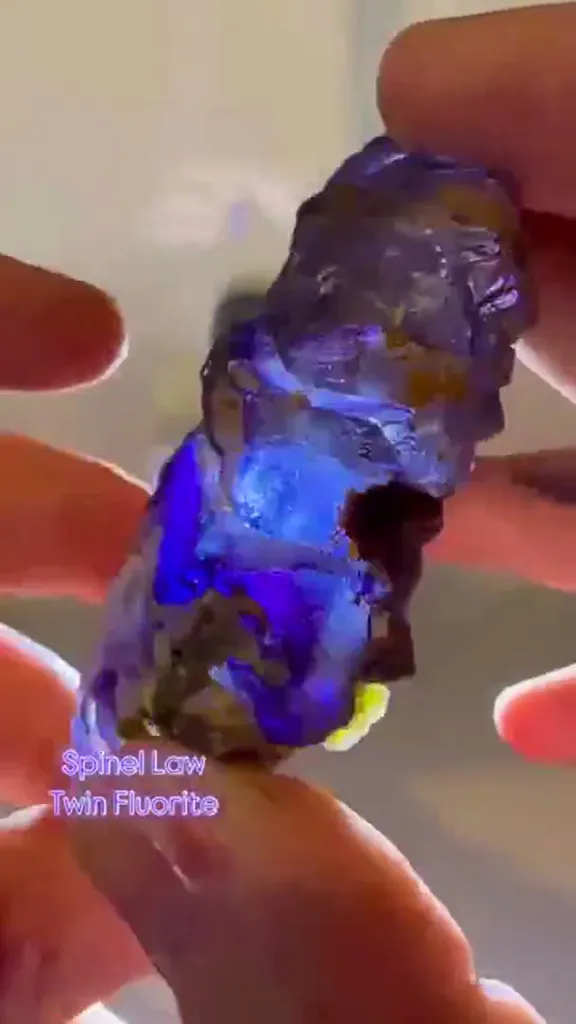 Spinel Law Twin Fluorite from Erongo, Namibia - image 2
