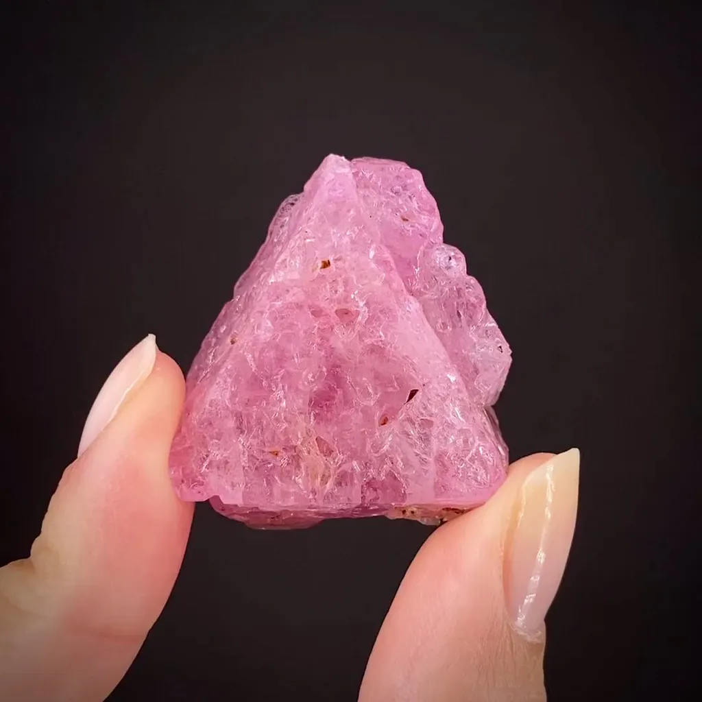 Spinel (macle twin) image