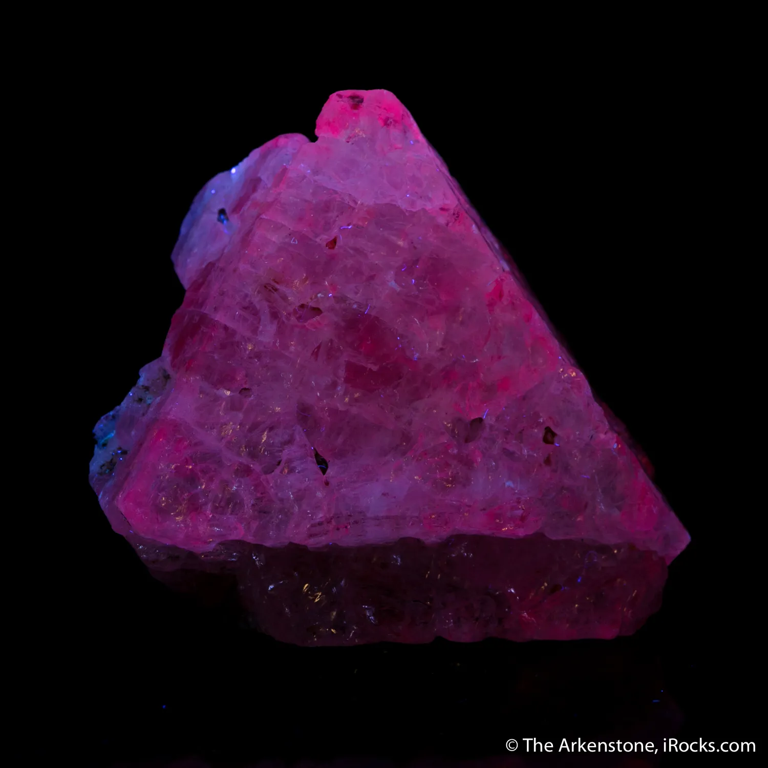 Spinel (macle twin) - image 4