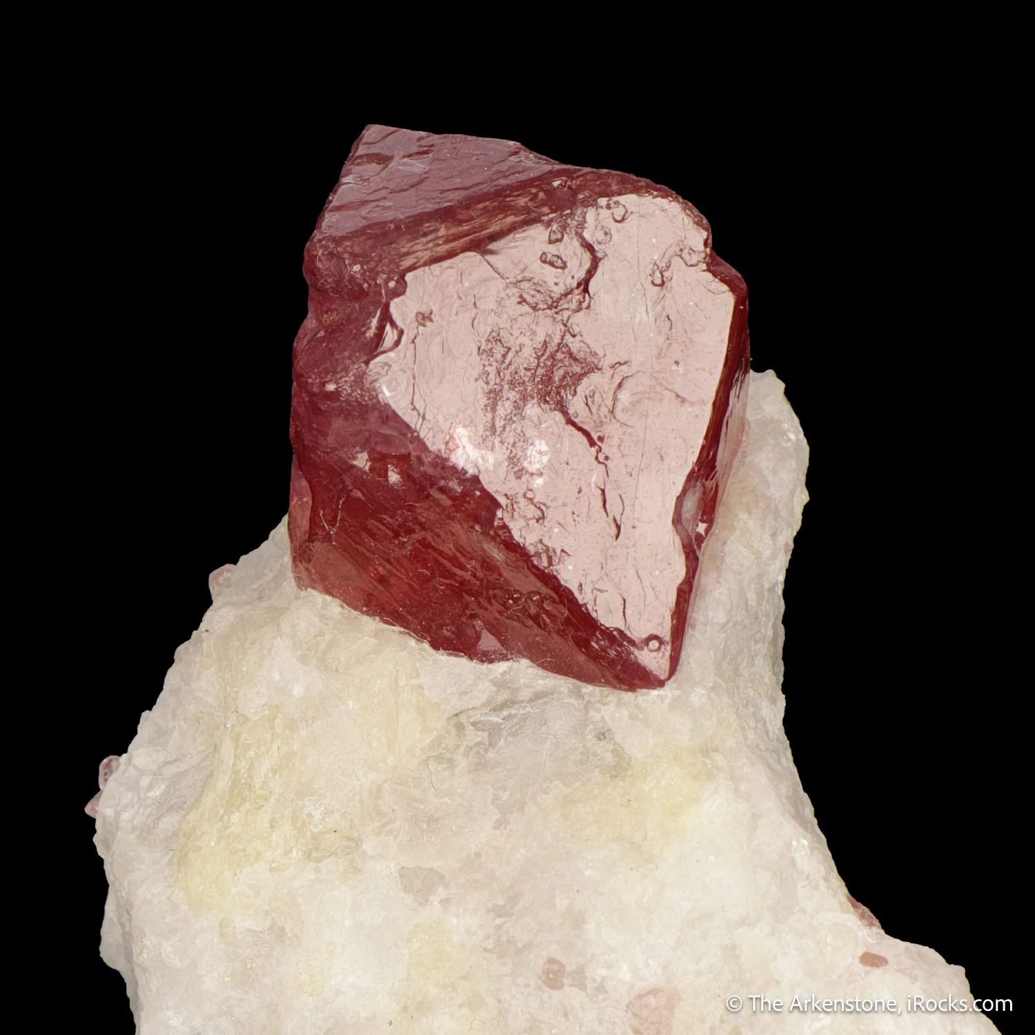 Spinel on Calcite - image 1
