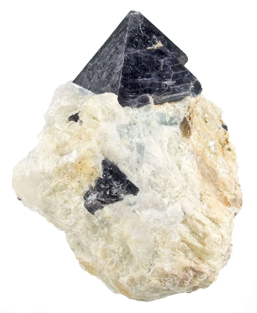 Spinel on Marble - image 3