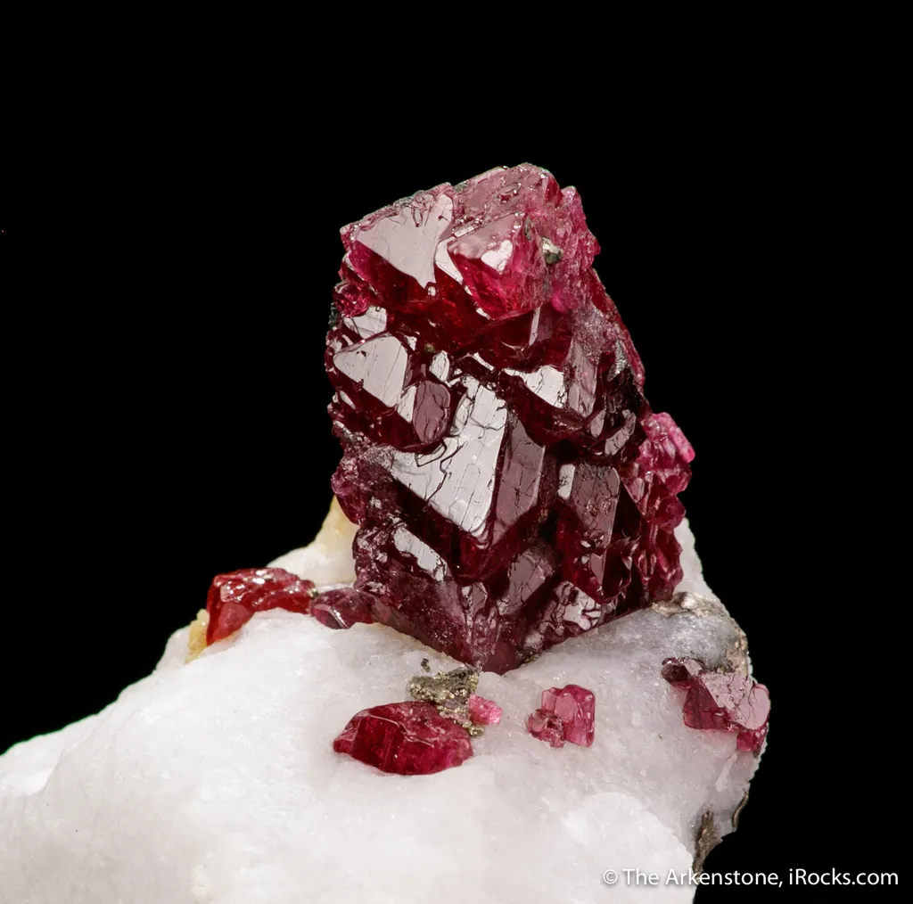 Spinel on marble - image 2