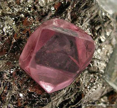 Spinel on Pyrrhotite image