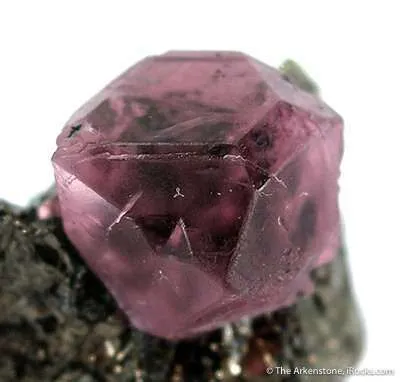 Spinel on Pyrrhotite - image 2