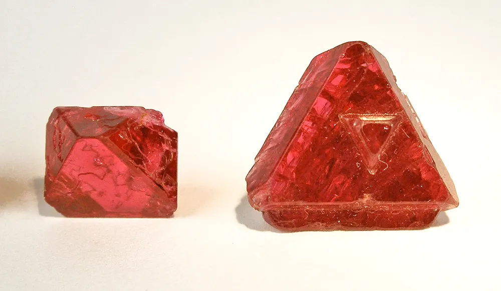Spinel (Set Of Crystals) - image 3