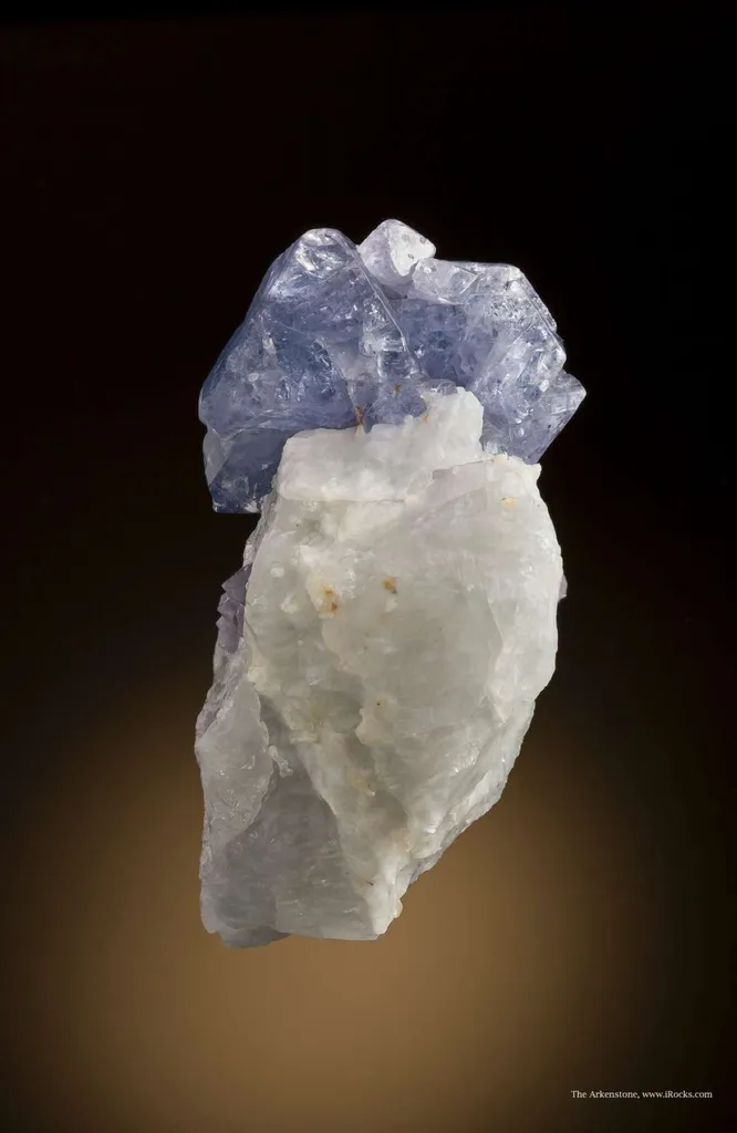 Spinel (Twinned) - image 2