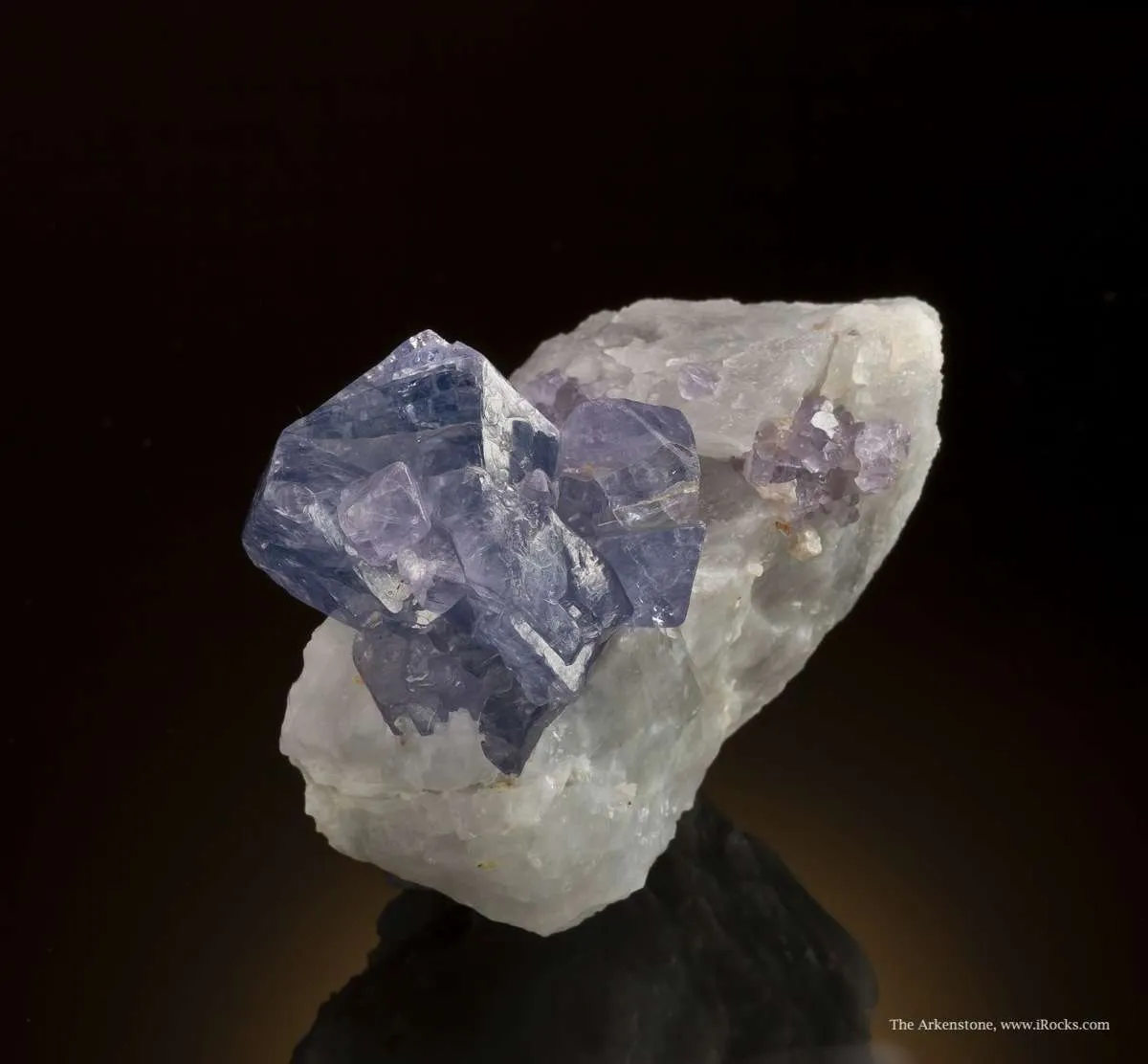 Spinel (Twinned) - image 4