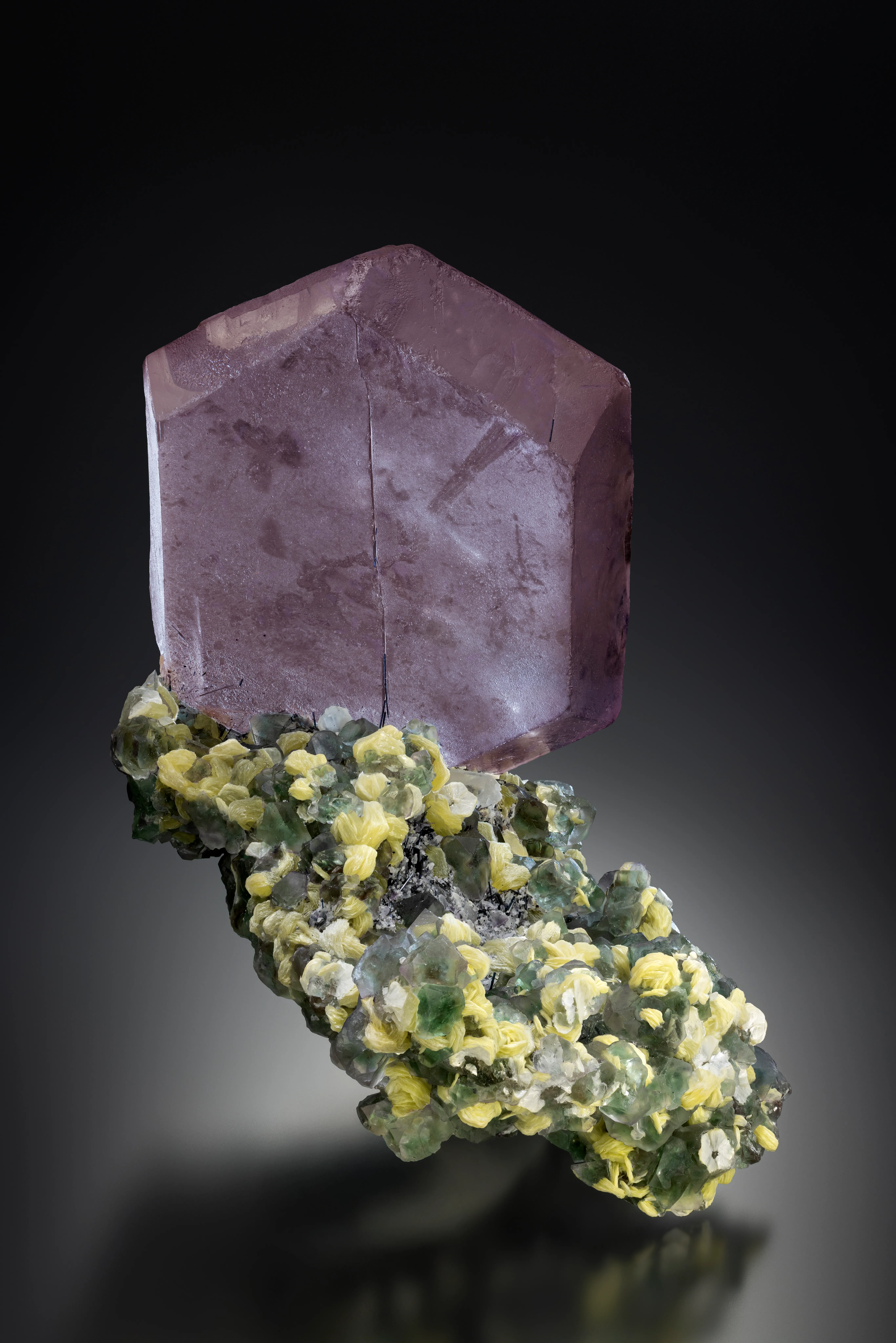 Spinel Twinned Fluorite - image 1
