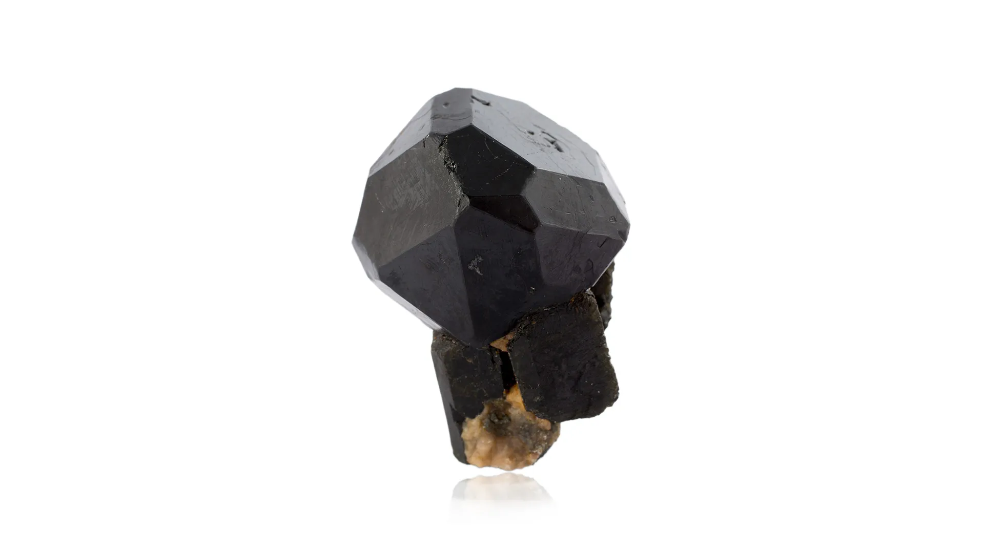 Spinel (var. Pleonaste) - image 1