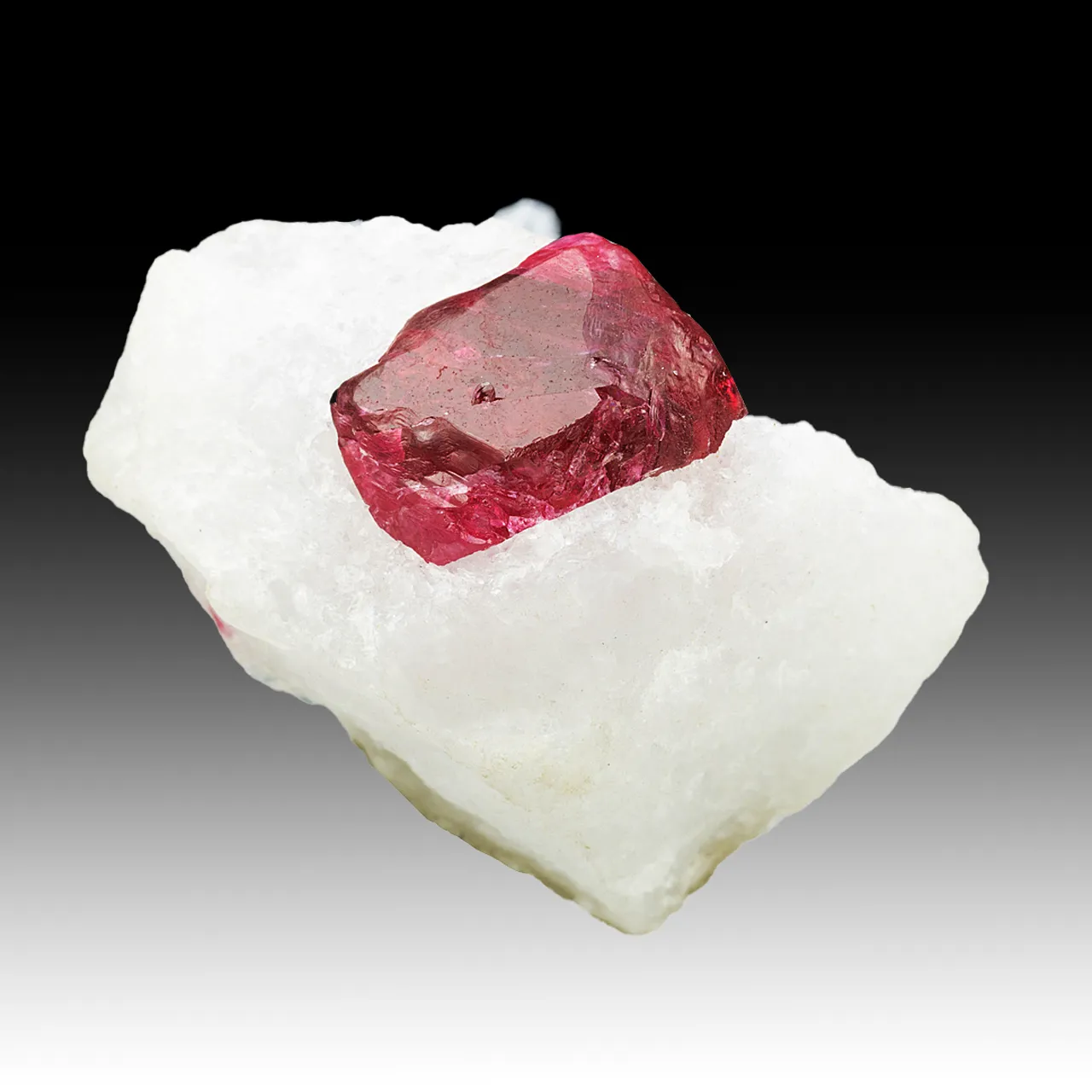 Spinel with Calcite - image 1