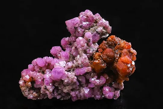 Spinel with Chondrodite