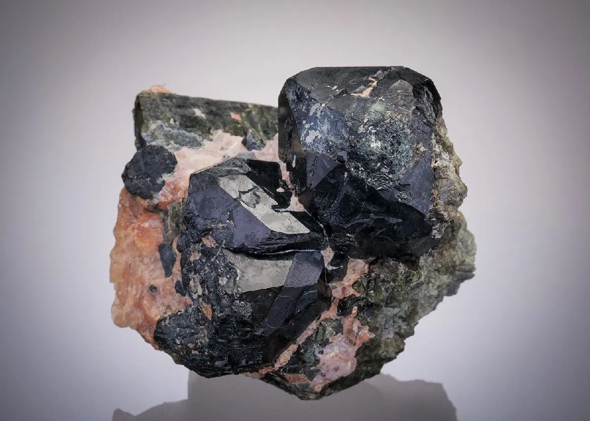 Spinel with Diopside - image 1