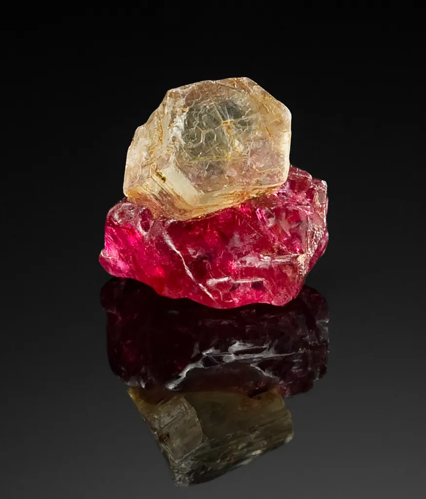 Spinel with Gem Phlogopite image