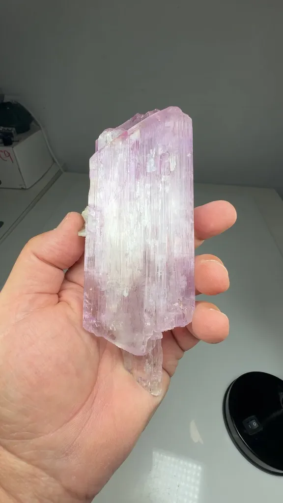 Spodumene - image 2