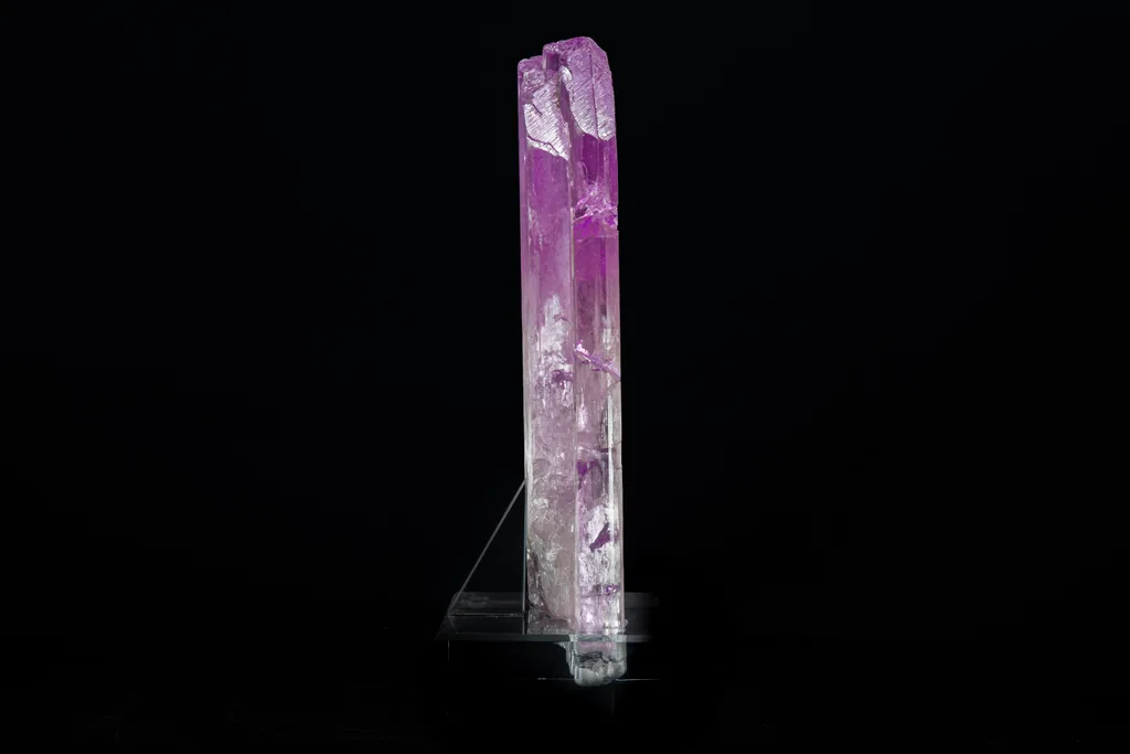 Spodumene from Dara-e-Pech pegmatite field, Dara-e-Pech District, Kunar, Afghanistan - image 4